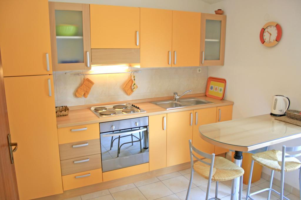 Apartments Villa Zvonimir Slatine Szoba fotó